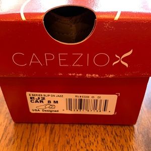 Tan jazz shoes NWT